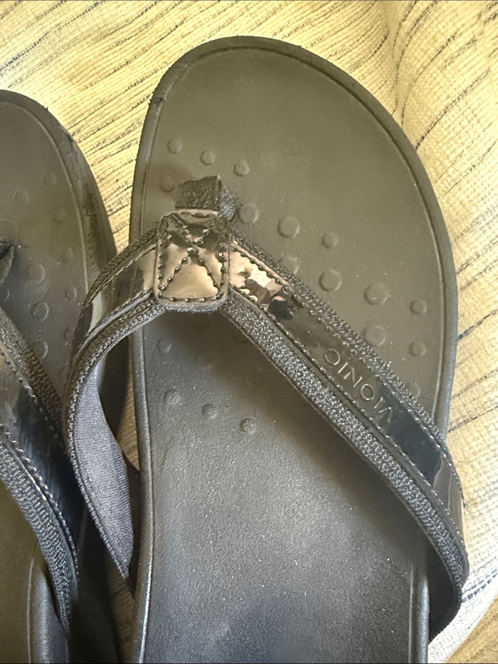 Vionic Women's Black platform Flip-Flop Sandals size 8 SUPER comfy !!! - Picture 5 of 6